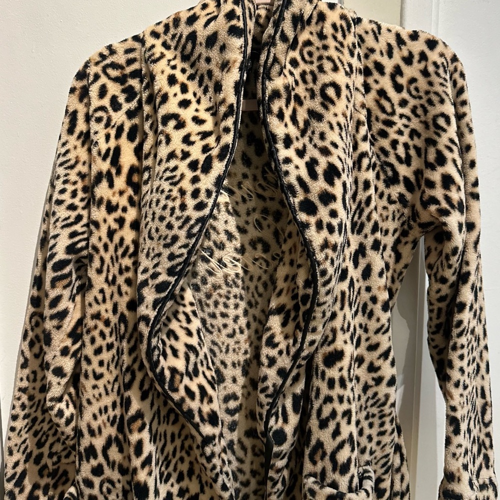 Victoria's Secret Leopard Print Plush Lounge Robe